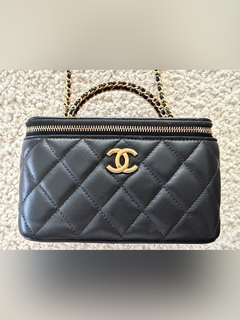 CHANEL Small Top Handle Vanity- PRICE FIRM$$ - Picture 3 of 7